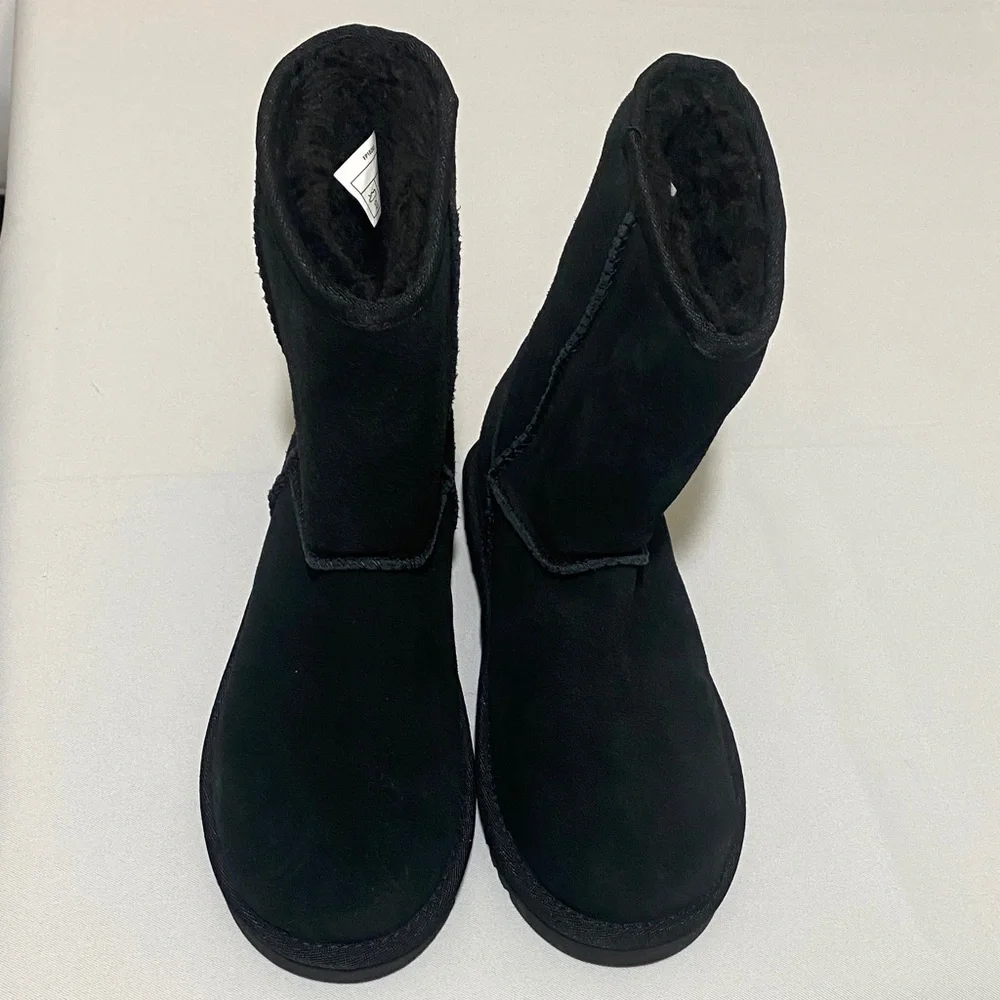 NWOB KOOLABURRA by UGG Black Suede Ankle Boots Women’s Size 6